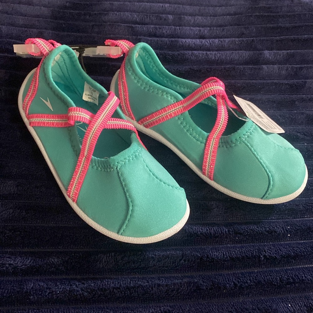 NWT Speedo Aqua Turquoise and Pink Water Shoes Lightweight Mary Jane Girls Swim